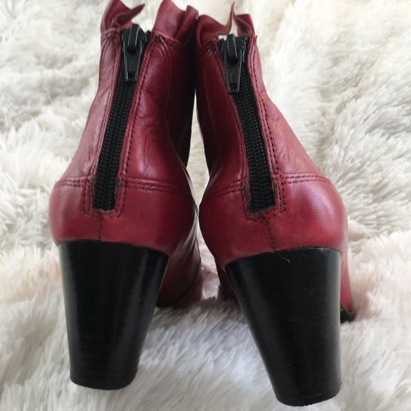 Everybody by B.Z. Moda Red Kava Bootie - Picture 6 of 7